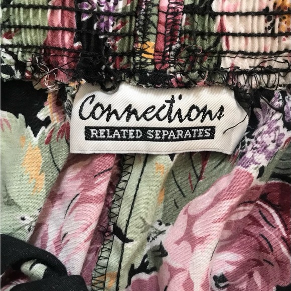 Vintage Connections Floral Skirt 🌷 - Picture 4 of 4